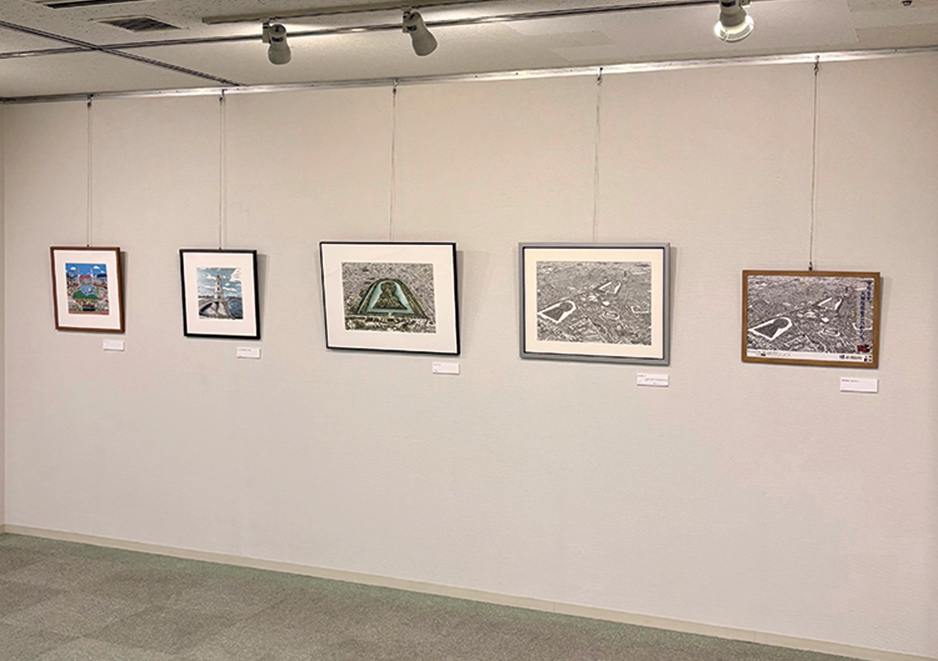 万博会場の壁画デザインを手がけたAjuさんの作品を展示！！