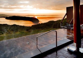 海を望む絶景が自慢のお風呂で、ゆったりほっこり加太の旅