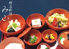 高野山で精進料理を楽しめるおすすめのお店と宿坊