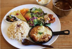 白鷺カフェモモ