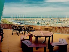 淡輪ヨットハーバーでクルージングや釣りを楽しもう