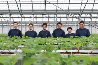 泉南エリアに誕生！いちご収穫体験が楽しめる体験型農園「Refarm YOSHIMI 370」がオープン