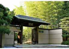 春の茶室で瞑想とお香づくり体験