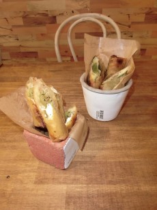 揚げ物とカフェ Sonrisa