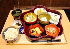 中央食堂さんぼう