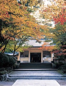 霊宝館