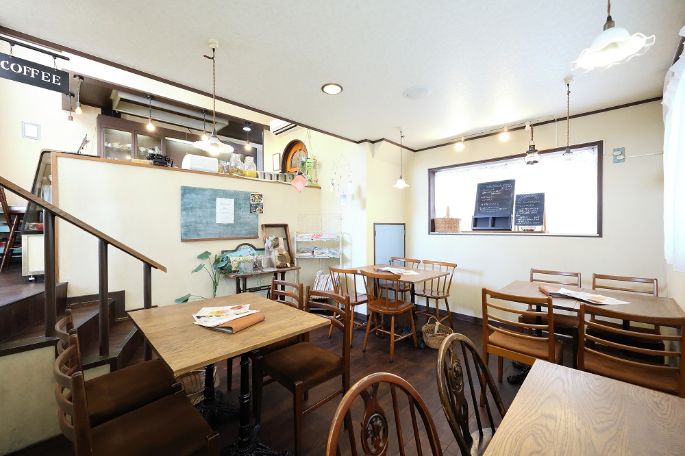 papa mama cafe かくれ家　内装