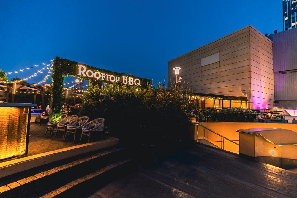 ルーフトップBBQ なんばパークス　外観