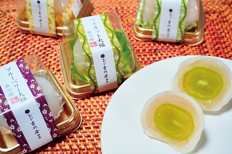 ジューシーな果実の酸味と自家製餡の甘味がベストマッチ