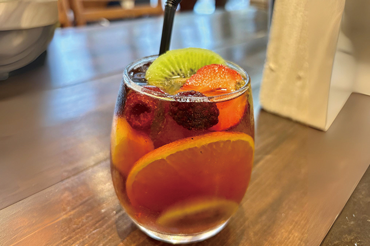 果物の甘みが紅茶に溶け込む「フルーツティー」