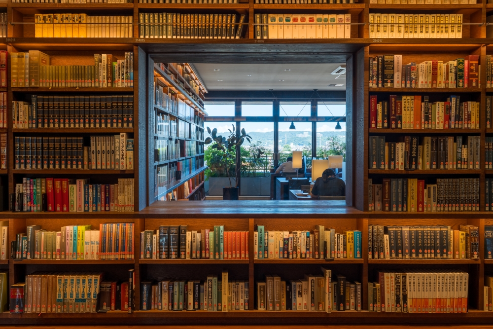 和歌山市民図書館 3階