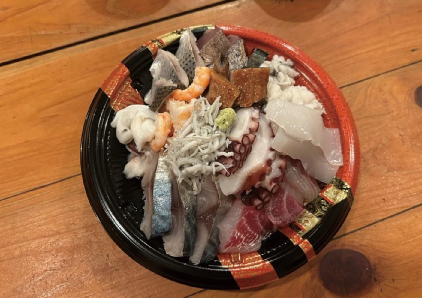 海鮮料理店『みかん』のグレーターミナミTRAIN特別丼“わがどん”